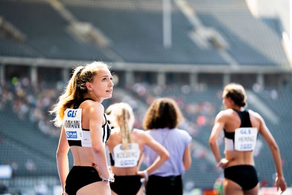 Alina Ammann (TuS Esingen) nach den 800m waehrend der deutschen Leichtathletik-Meisterschaften im Olympiastadion am 26.06.2022 in Berlin